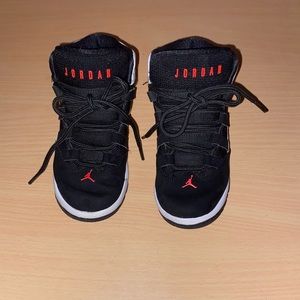 Jordan  little boy  sneakers